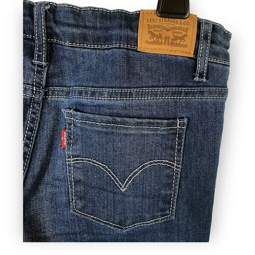 Levis levi 711